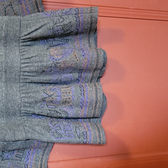 DKNY WOMEN'S GRAY SWEATER SIZE SMALL - Picture 12 of 16